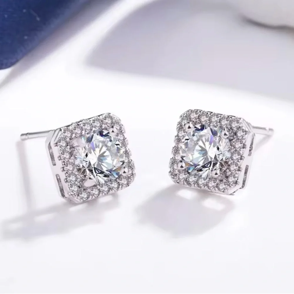 Elegant 925 Silver Jewelry Set with Crystal Accents - Picture 2 of 6